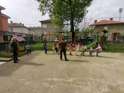 Как група "Пинокио" посадиха дърво 12