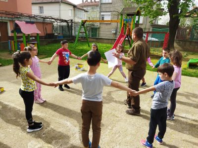 Как група "Пинокио" посадиха дърво 4